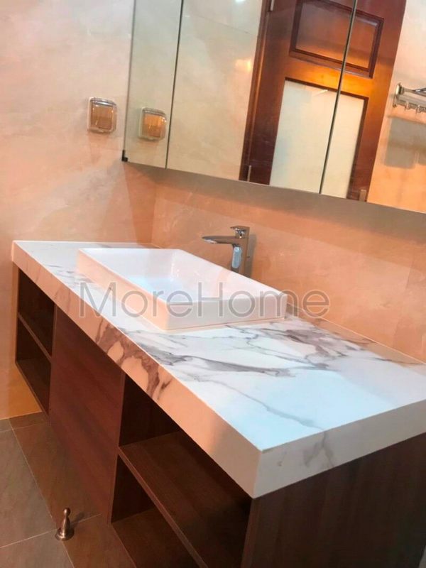 Nhà lô phố Hải Phòng được thi công bàn đá lavabo cho phòng vệ sinh và phòng tắm.
